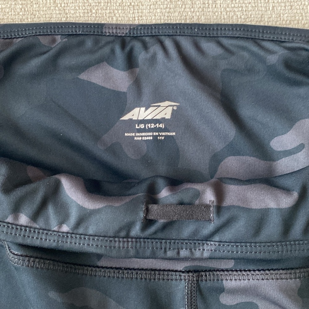 AVIA Activewear Women’s Camo Print Leggings - Picture 4 of 4